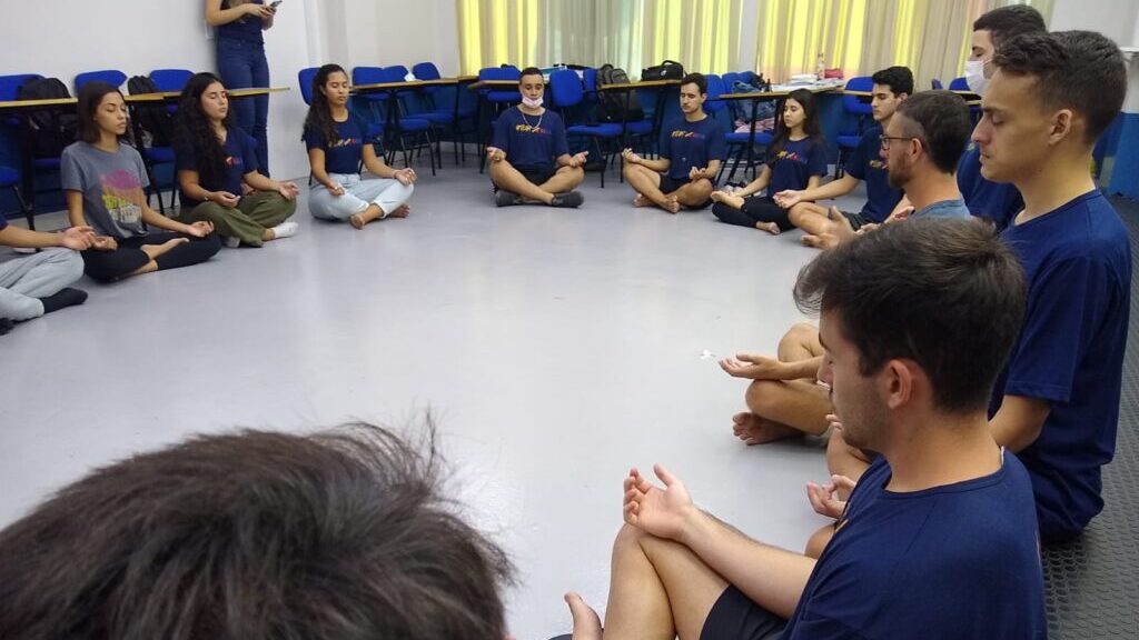 Meditação na reta final do vestibular ajuda no foco